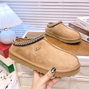 UGG Women's Tan Slippers